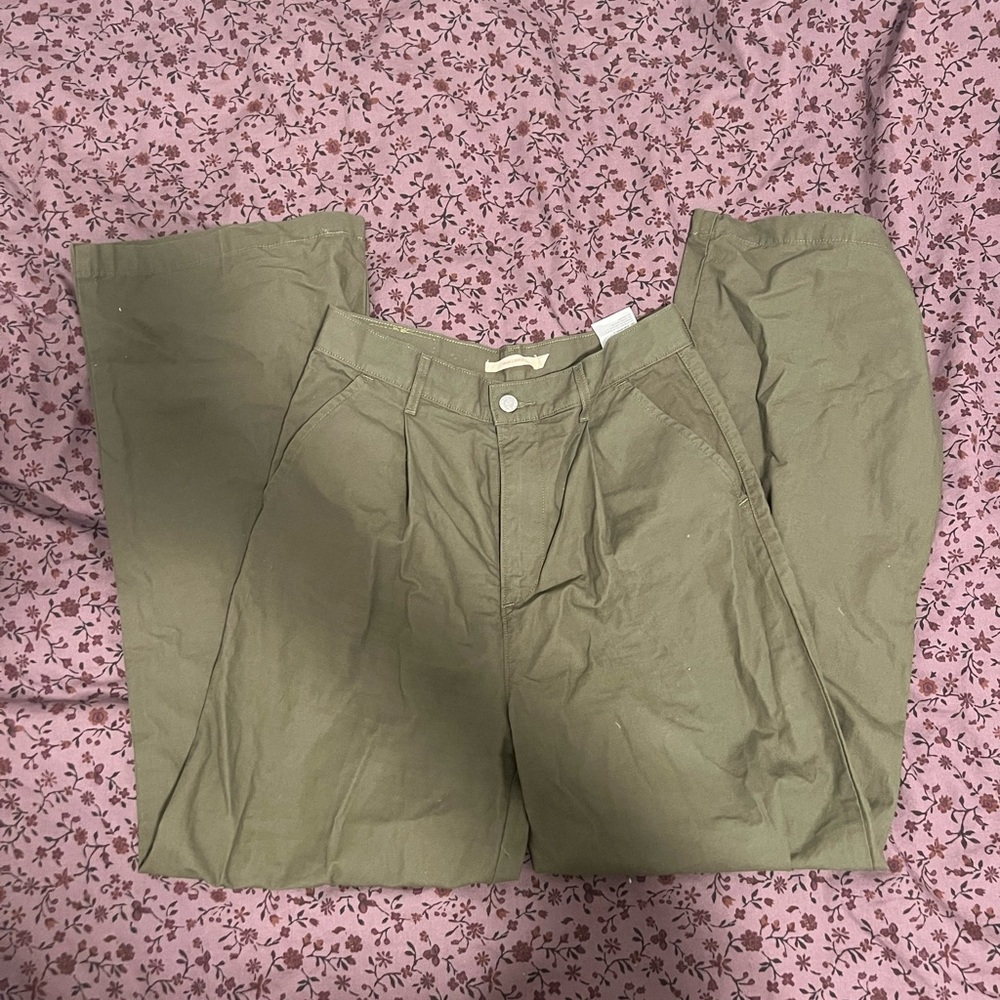 Green wide leg pants!!